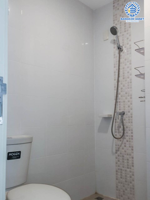 *****ทาวน์เฮ้าส์มือสองย่านปทุมธานี ม.ชวนชื่นทาวน์ รังสิต-คลอง1 เนื้อที่กว้างถึงเกือบ 23 ตร.ว. ฟังก์ชันจัดเต็ม 4 ห้องนอน 3 ห้องน้ำ 2 ที่จอดรถ บนทำเลเข้า-ออกเมืองสะดวก ใกล้รถไฟฟ้าสายสีแดง "สถานีรังสิต" และทางด่วน "อุตราภิมุข"